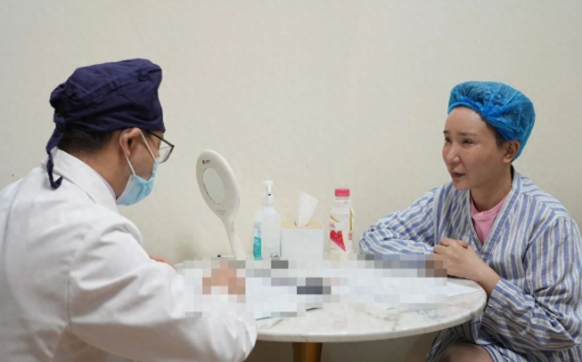 面部提升前必须知道的10个关键问题